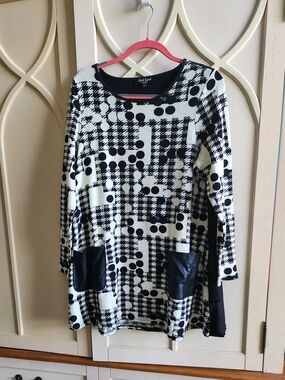 Red Coral Black & White Patterned Long Sleeve Tunic